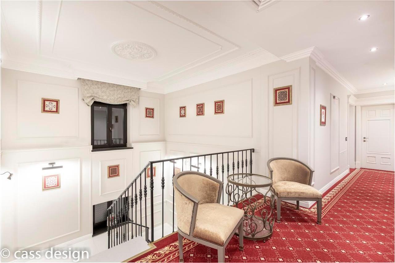 Hotel Versay Băile Herculane エクステリア 写真