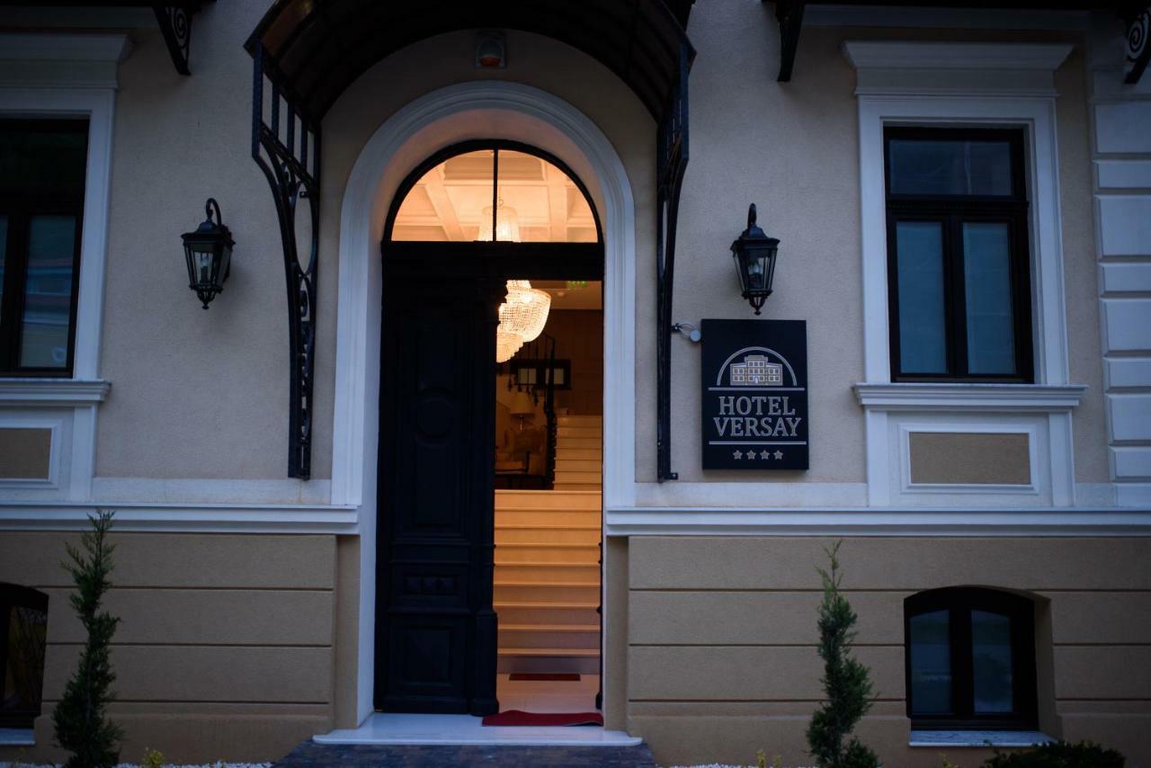 Hotel Versay Băile Herculane エクステリア 写真