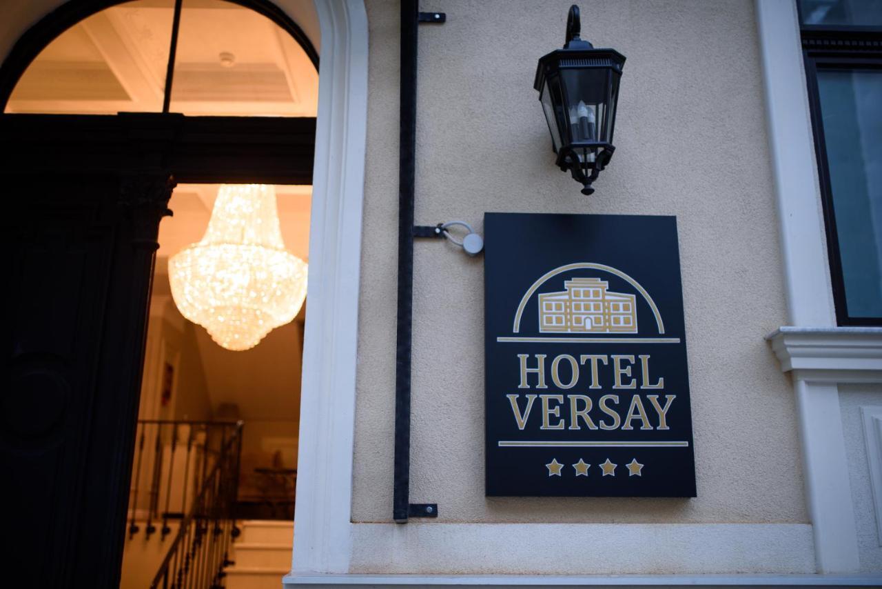 Hotel Versay Băile Herculane エクステリア 写真